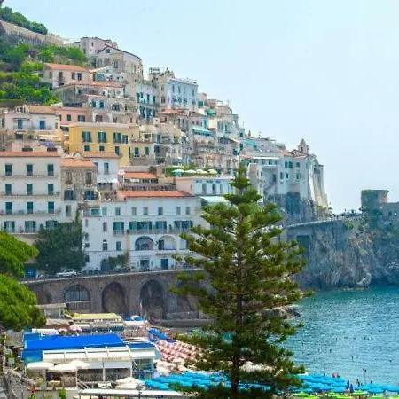 Sleeps 4 Air Con Wifi Amalfi
