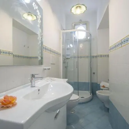 Appartamento Sleeps 4 Air Con Wifi *
